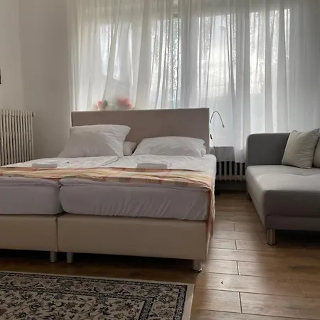 Zum Guest house *