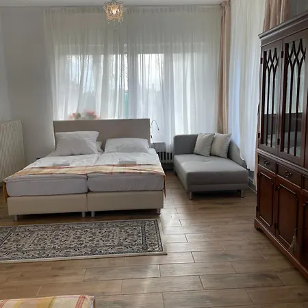 בית הארחה Zum *